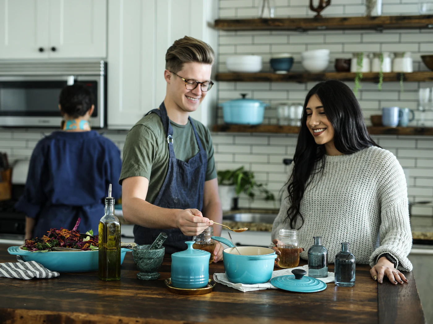 Una cucina professionale al lavoro